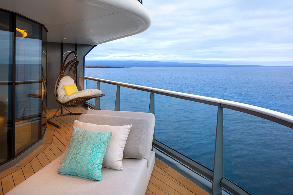fl19-penthousesuite525-balcony2r_digitalCelebrity Cruises Flora Penthouse Suite.jpg